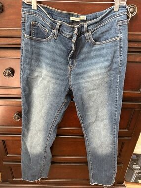 Levi's Women's Boot Cut Jeans in Medium Blue Wash